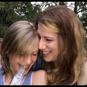 Meet your Posher, Eemily